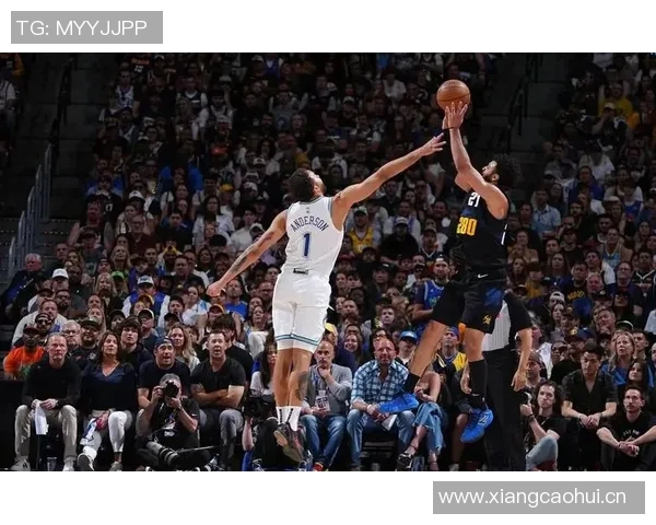 湖人队与掘金队在9月23日的激烈对决引发球迷热议 湖人队与掘金队在9月23日的激烈对决引发球迷热议